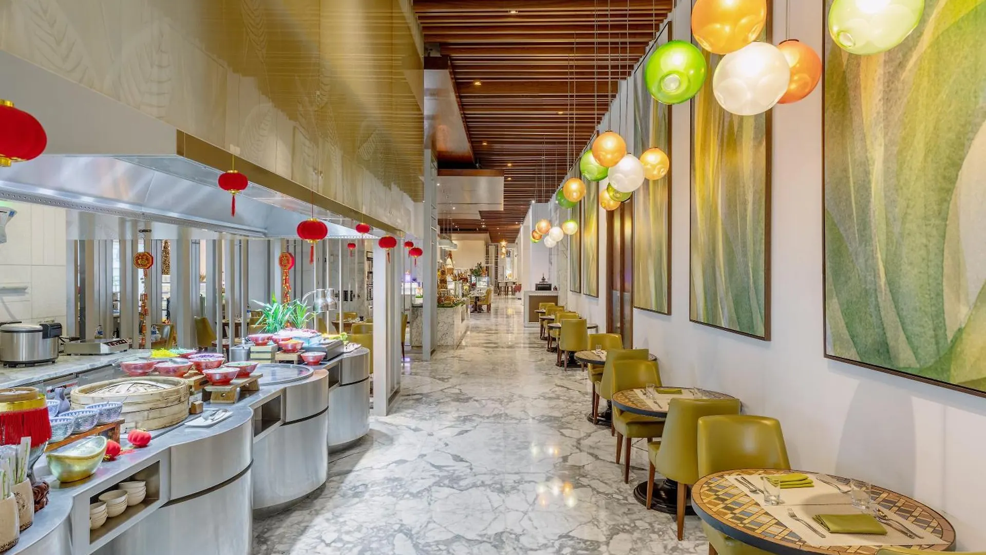 Hilton Dubai Al Habtoor City 5*,