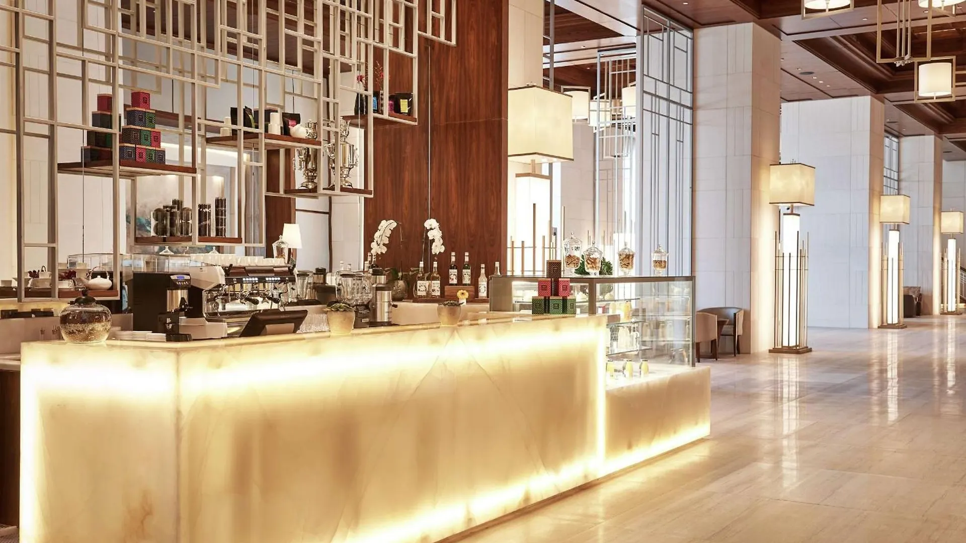 Hilton Dubai Al Habtoor City Hotel