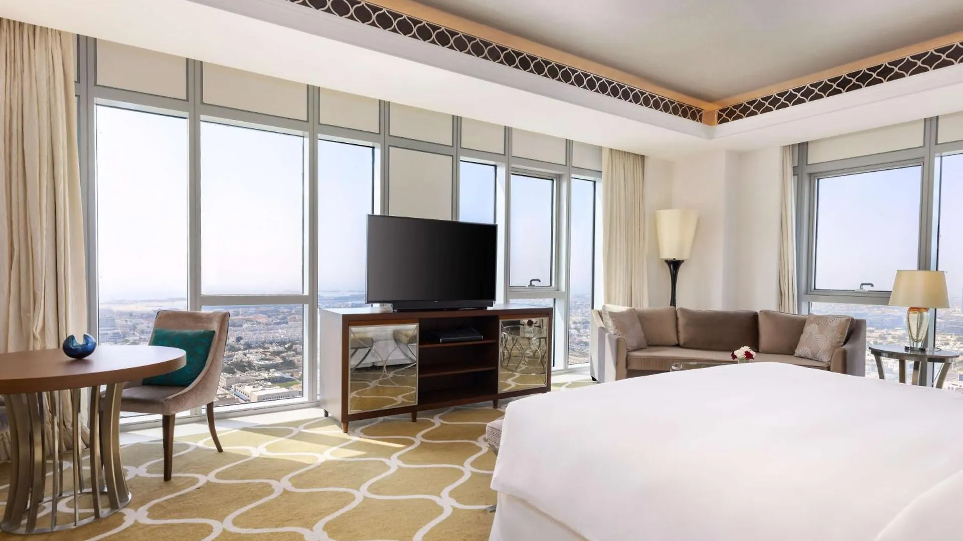 Hilton Dubai Al Habtoor City 5*,  Emiratos Árabes Unidos