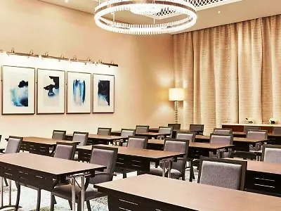 Hilton Dubai Al Habtoor City Hotel